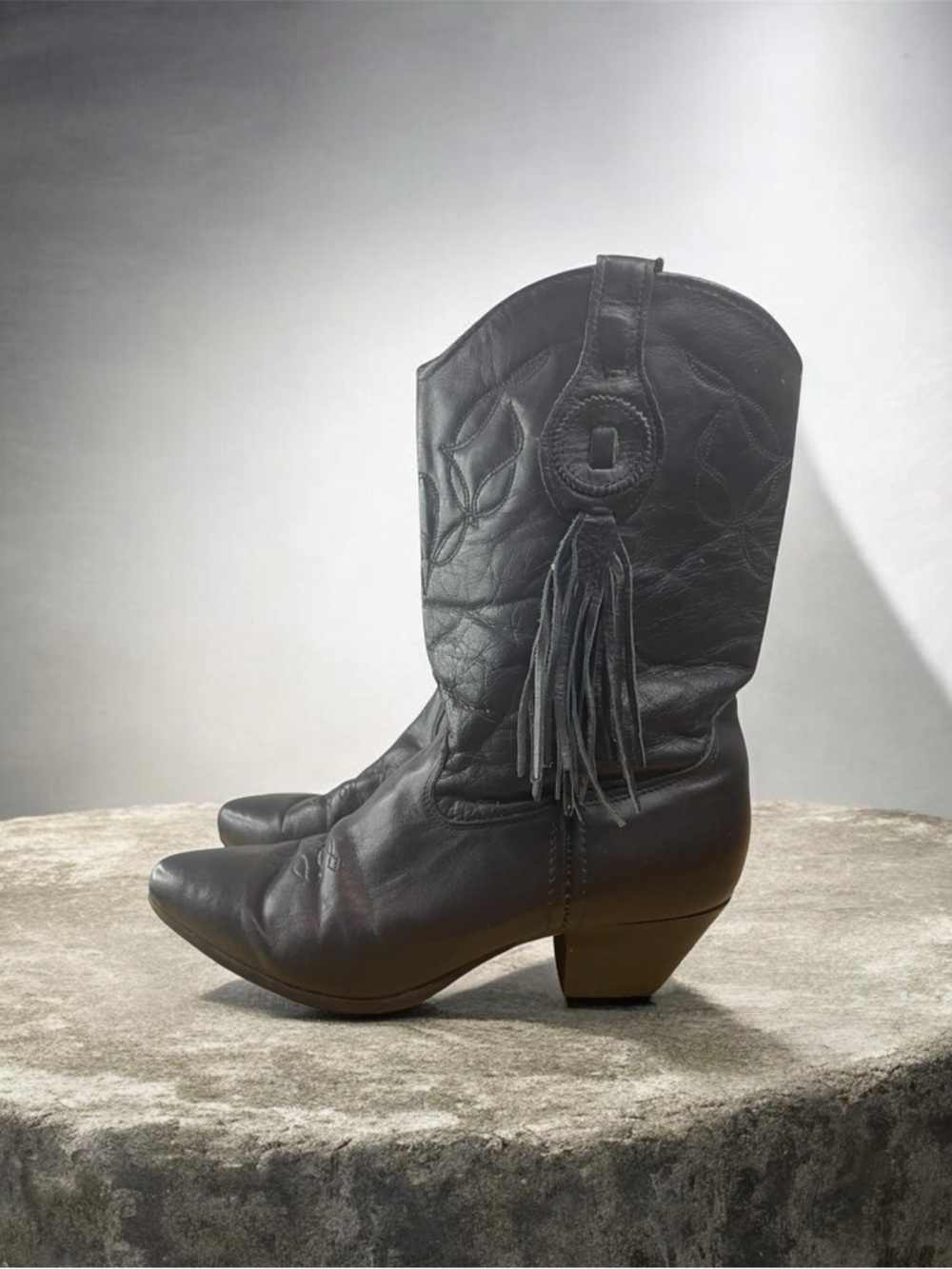 VTG Laredo Black Boots with Red Logo Tag